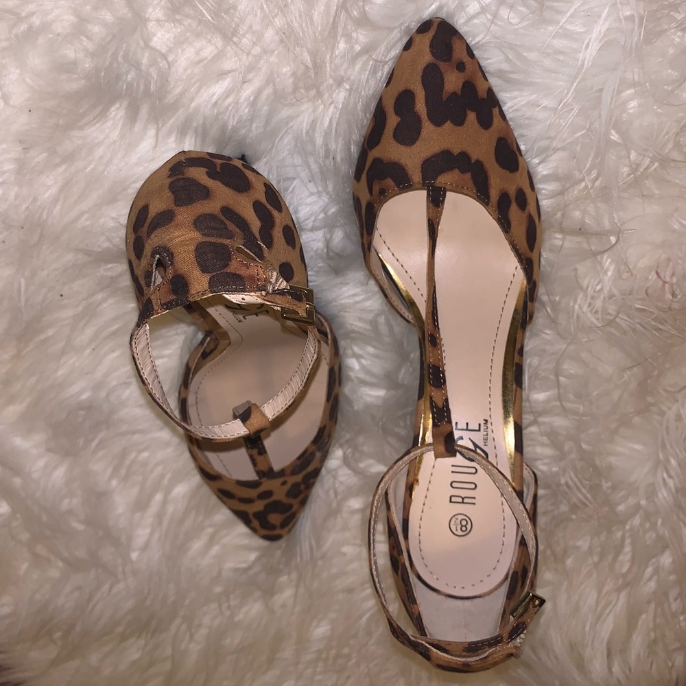 Leopard Print Pumps - Picture 2 of 3